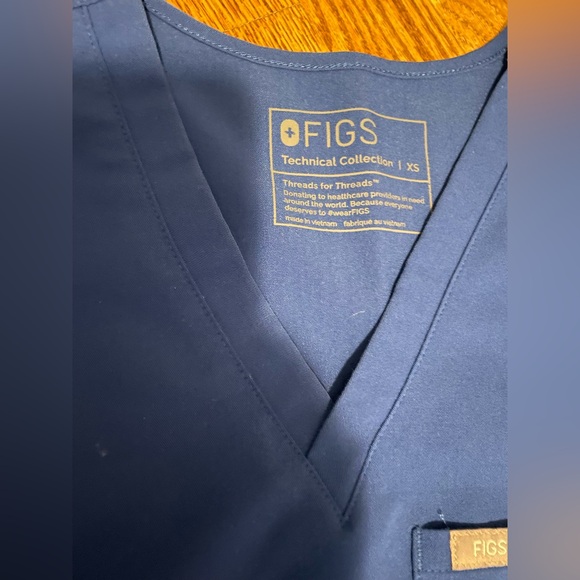 Figs scrub set X-Small Tall pants/ XSmall Top - Picture 7 of 8